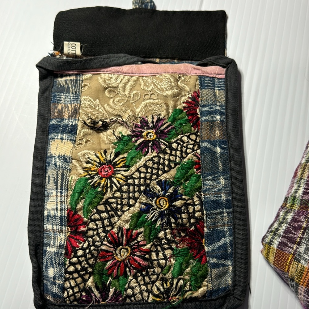 Tote - Picture 7 of 9